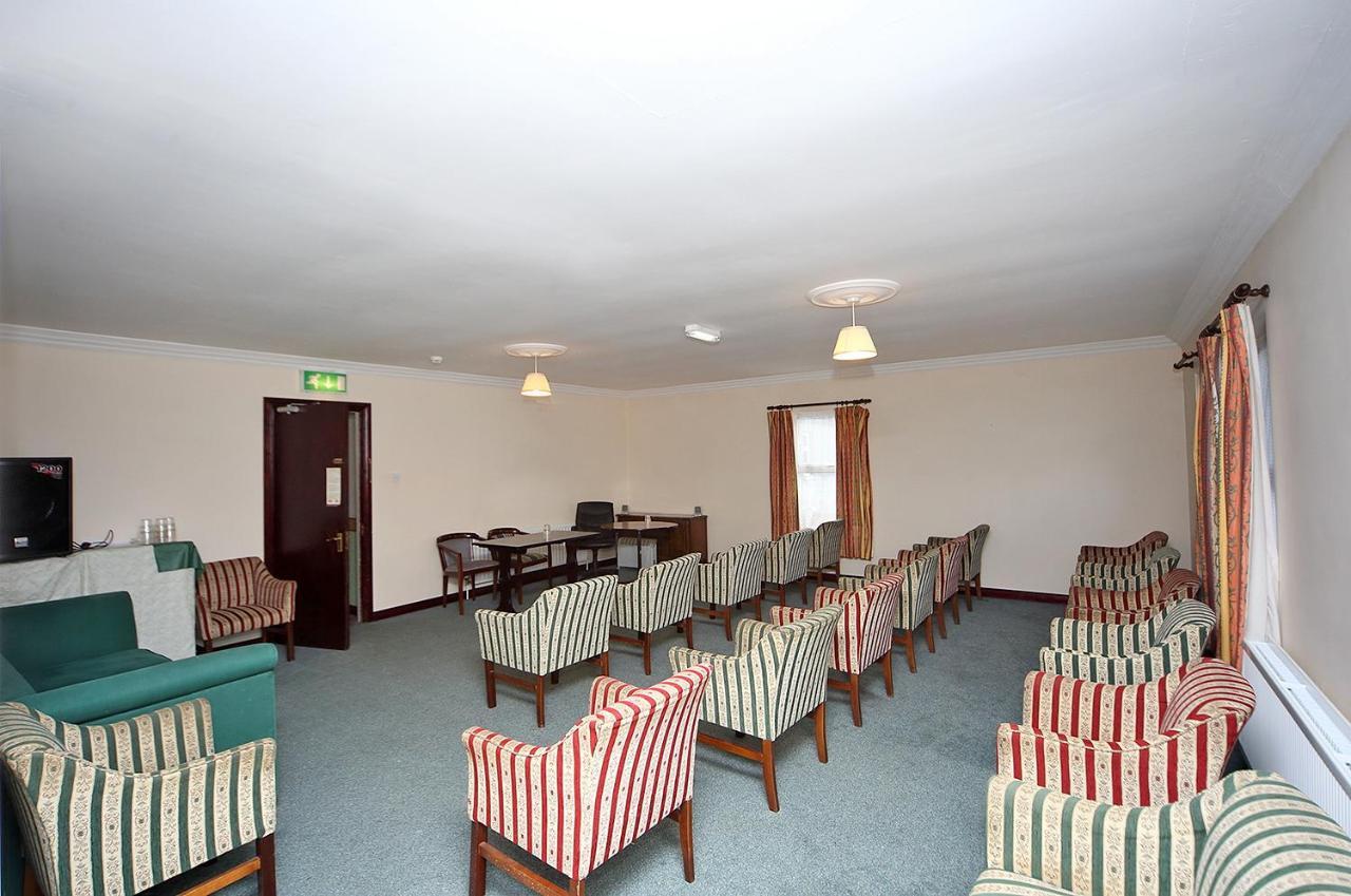 באלינמור Commercial And Tourist Hotel מראה חיצוני תמונה